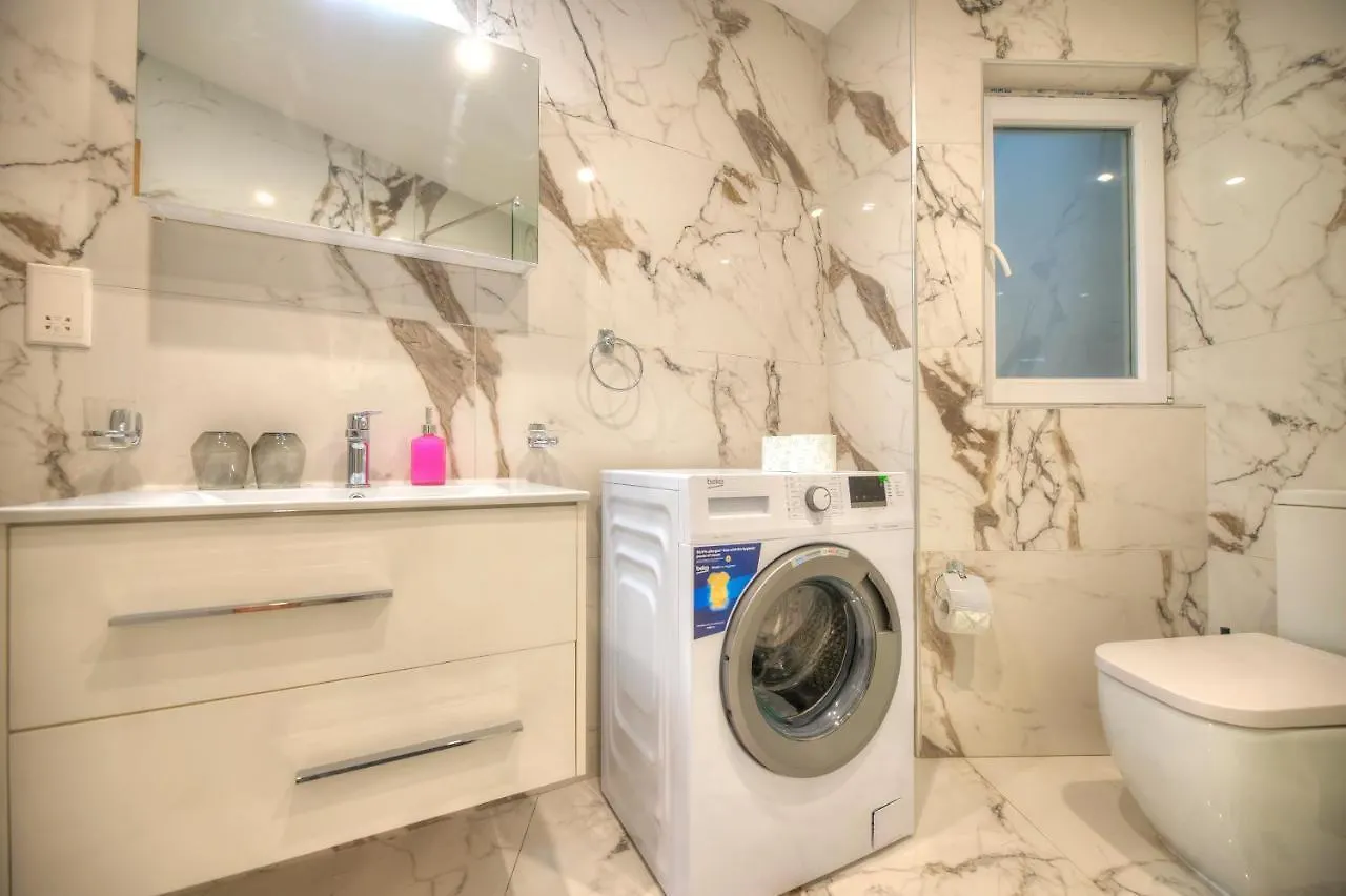 Apartment Large & Beautifully Furnished 2 Bedrooms Abon1-1 Sliema