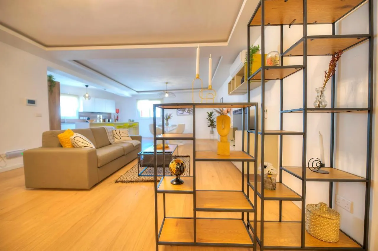 Apartment Large & Beautifully Furnished 2 Bedrooms Abon1-1 Sliema