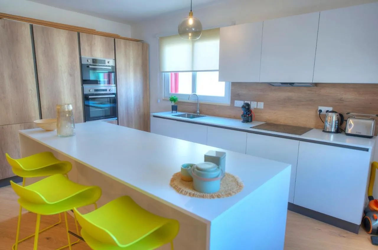 Large & Beautifully Furnished 2 Bedrooms Abon1-1 Sliema