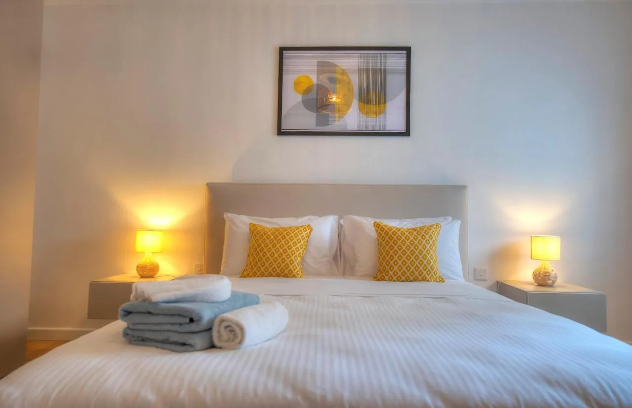 Large & Beautifully Furnished 2 Bedrooms Abon1-1 Sliema Malta