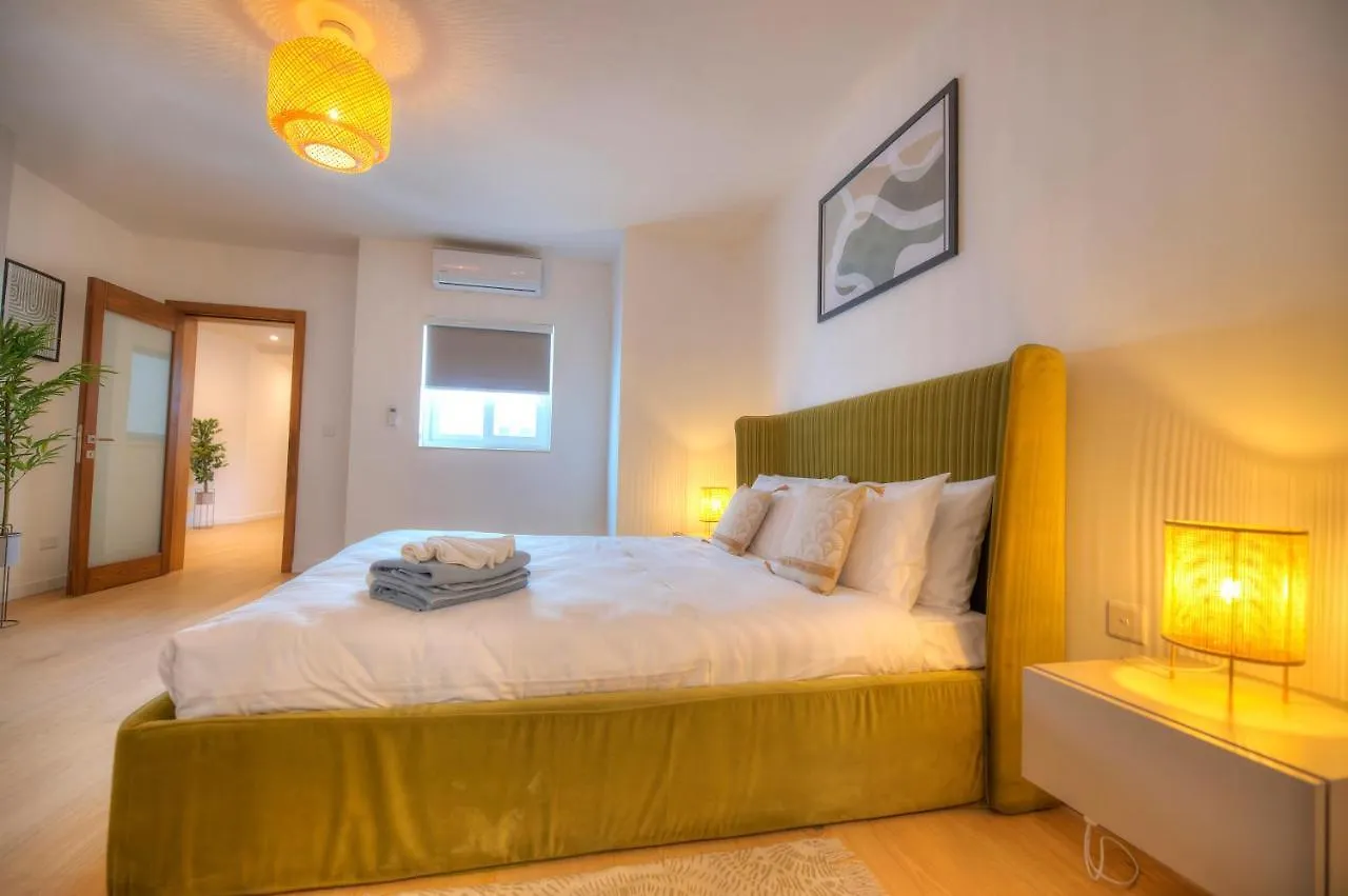 Large & Beautifully Furnished 2 Bedrooms Abon1-1 Sliema Apartment