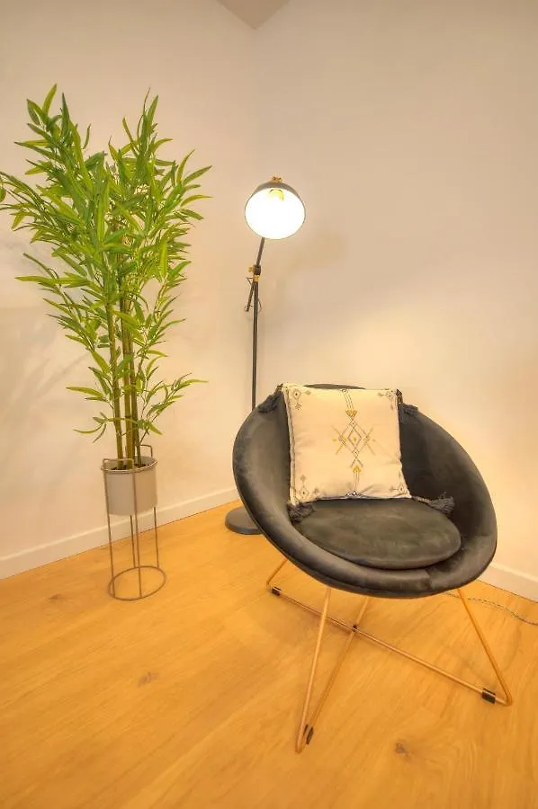 Large & Beautifully Furnished 2 Bedrooms Abon1-1 Sliema