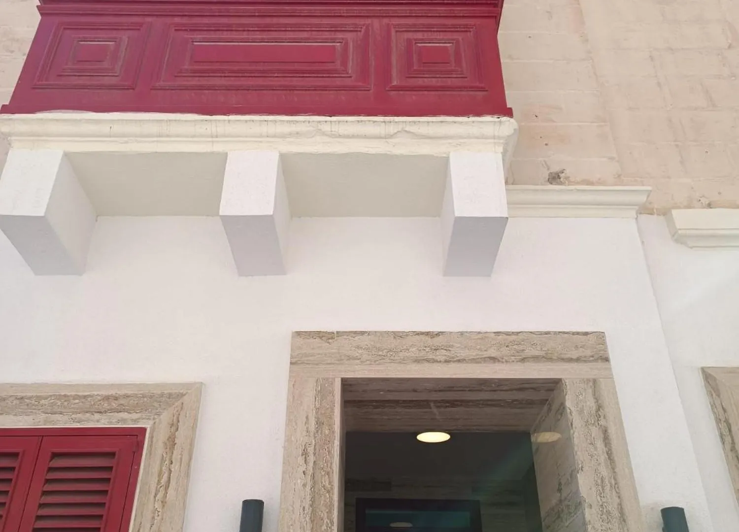 Large & Beautifully Furnished 2 Bedrooms Abon1-1 Sliema 0*,  Malta